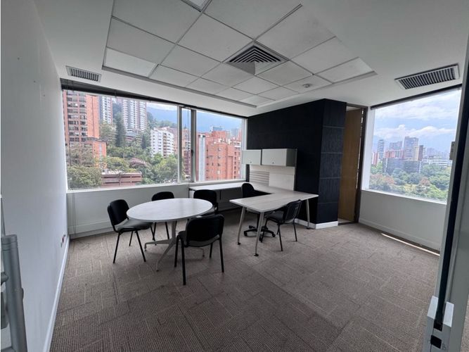 Oficina en venta en Castropol, Medellín, 991 m² · foto 15 de 24