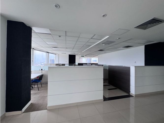 Oficina en venta en Castropol, Medellín, 991 m² · foto 20 de 24