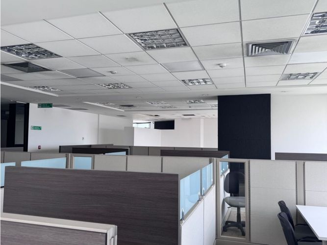 Oficina en venta en Castropol, Medellín, 991 m² · foto 23 de 24