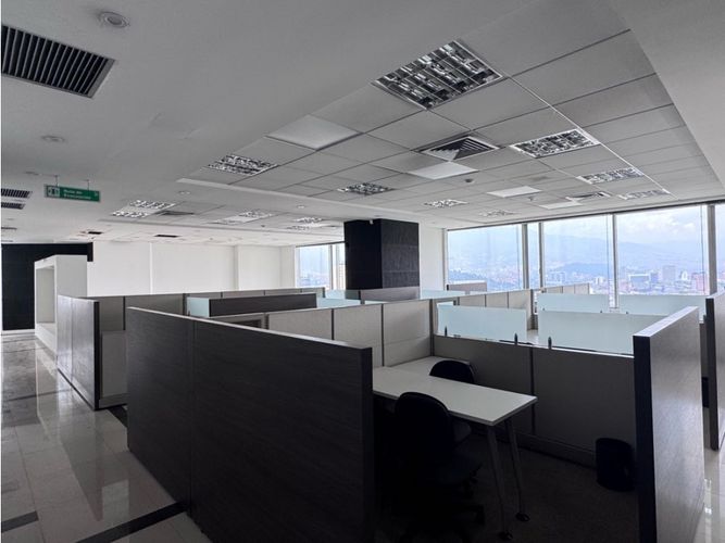 Oficina en venta en Castropol, Medellín, 991 m² · foto 24 de 24