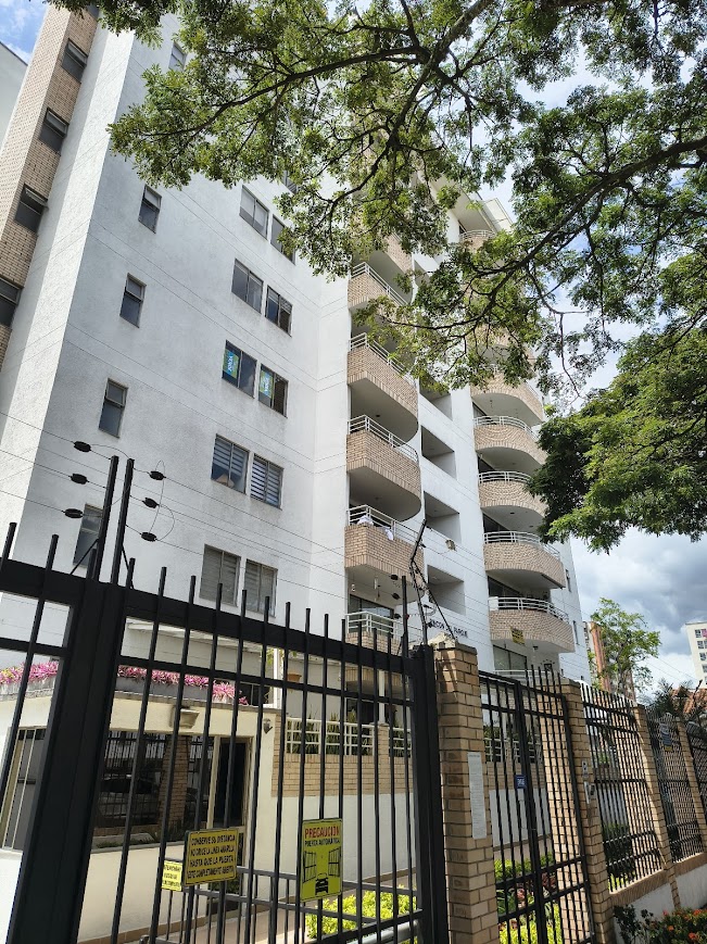 Apartamento en Venta en Urbanizacion la flora, Cali