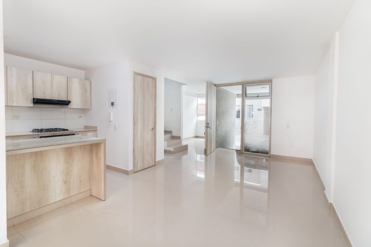 Casa de 3 alcobas en venta en Ciudad Country, Jamundí, 118 m² · foto 2 de 24