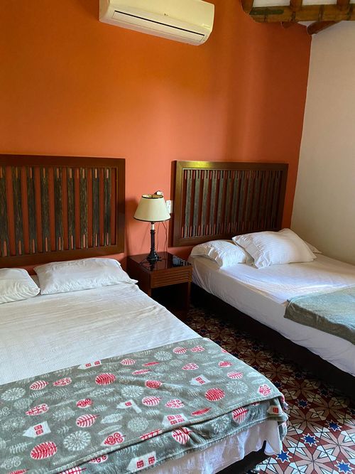 Casa de 4 alcobas en venta en Ricaurte, 200 m² · foto 8 de 19