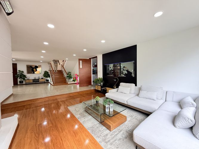 Casa de 6 alcobas en venta en Santa Paula, Bogotá, 529 m² · foto 14 de 22