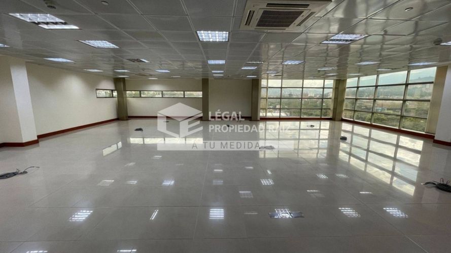 Oficina en arriendo en El Poblado, Medellín, 180 m² · foto 3 de 11