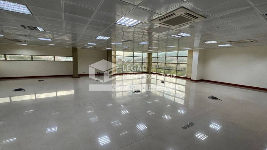 Oficina en arriendo en El Poblado, Medellín, 180 m² · foto 2 de 11