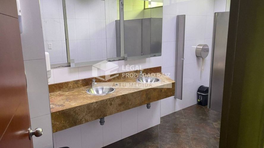 Oficina en arriendo en El Poblado, Medellín, 180 m² · foto 9 de 11