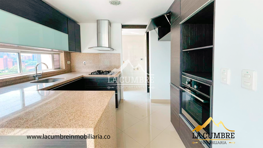 Apartamento de 3 alcobas en arriendo en Santa Maria De Los Angeles, Medellín, 140 m² · foto 4 de 9
