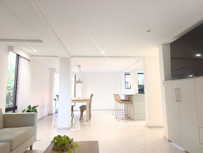 Apartamento de 3 alcobas en venta en Las Lomas, Medellín, 160 m² · foto 9 de 19