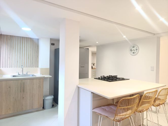 Apartamento de 3 alcobas en venta en Las Lomas, Medellín, 160 m² · foto 5 de 19