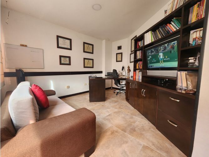 Casa de 5 alcobas en venta en Alfaguara, Jamundí, 337 m² · foto 4 de 24