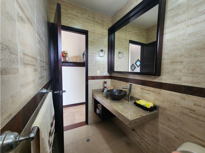 Casa de 5 alcobas en venta en Alfaguara, Jamundí, 337 m² · foto 7 de 24