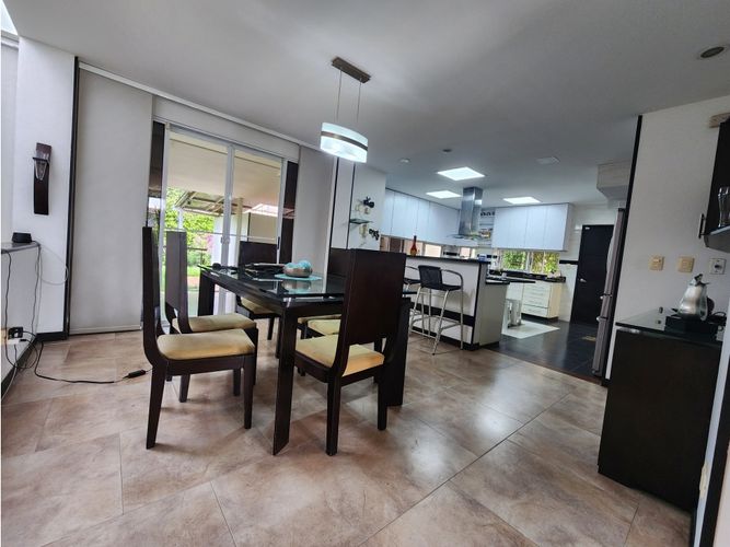 Casa de 5 alcobas en venta en Alfaguara, Jamundí, 337 m² · foto 13 de 24