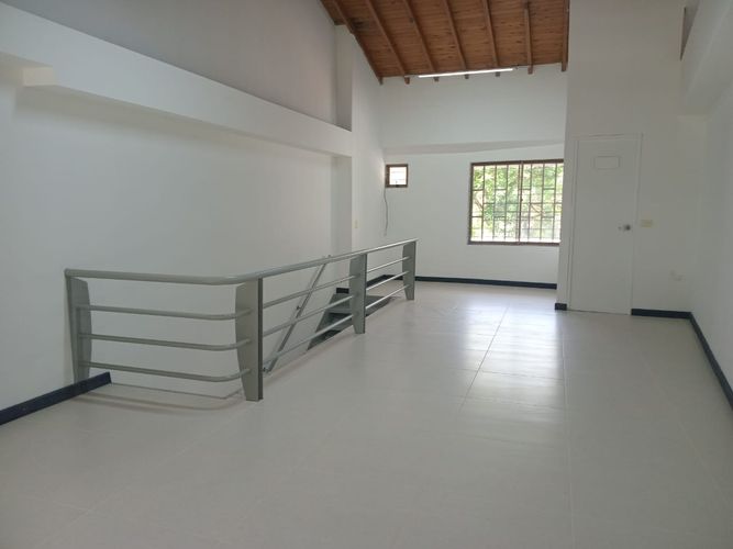 Oficina en arriendo en El Poblado, Medellín, 70 m² · foto 3 de 6