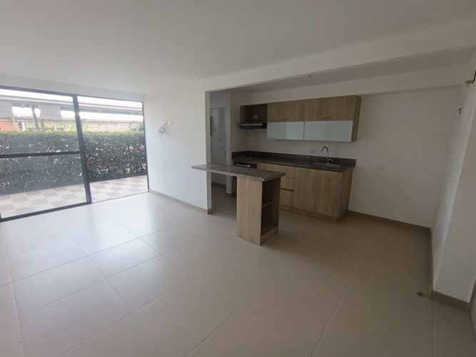 Apartamento de 3 alcobas en venta en La Ceja, 101 m² · foto 2 de 18