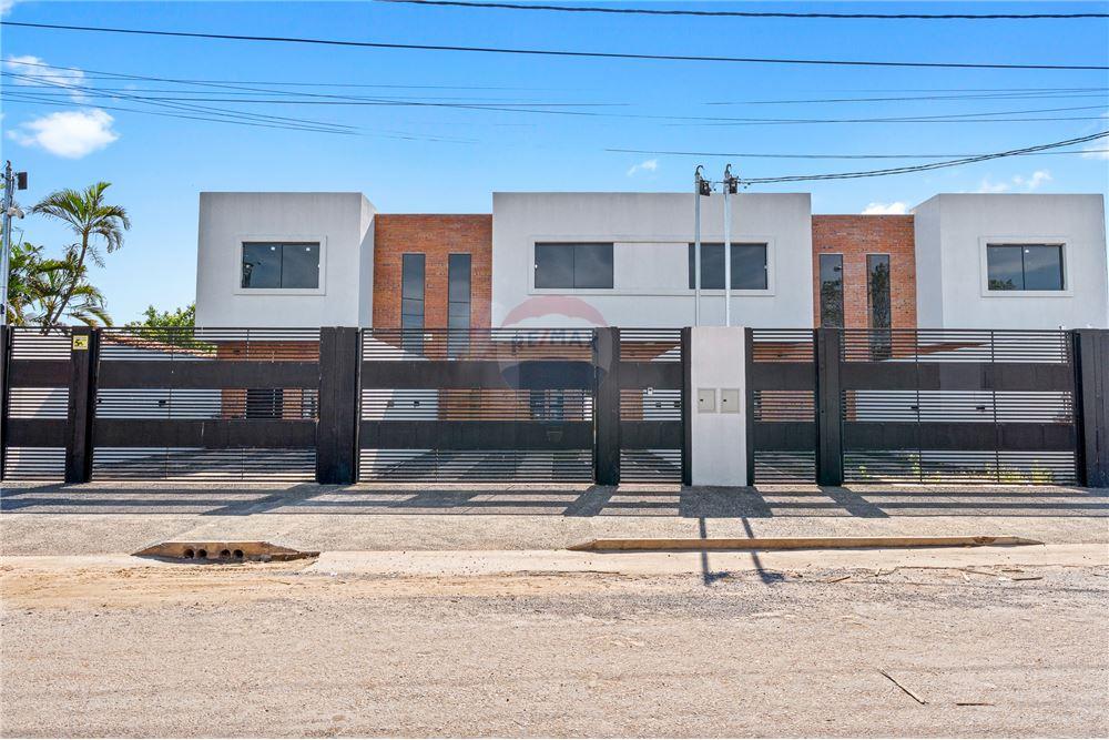 DUPLEX DE 2 DORMITORIOS SEGUNDO BARRIO LUQUE — foto 2