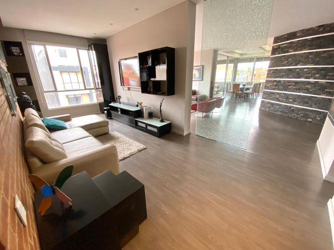 Apartamento de 3 alcobas en venta en Santa Paula, Bogotá, 246 m² · foto 8 de 24