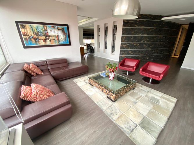 Apartamento de 3 alcobas en venta en Santa Paula, Bogotá, 246 m² · foto 3 de 24