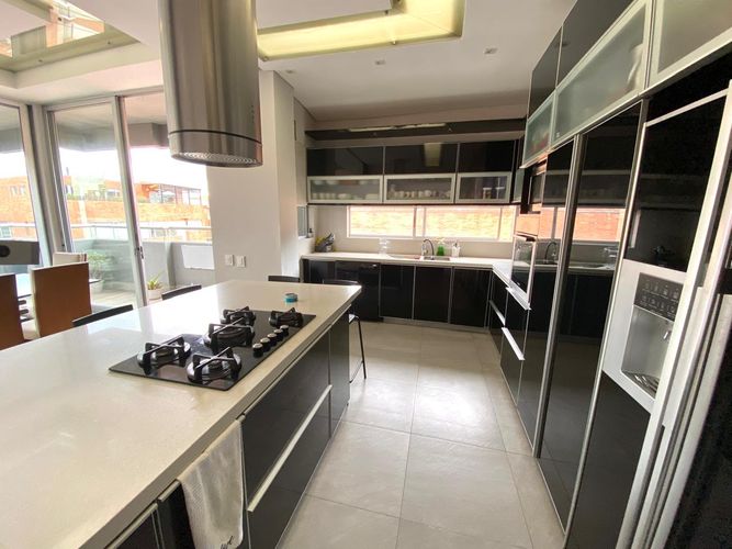 Apartamento de 3 alcobas en venta en Santa Paula, Bogotá, 246 m² · foto 11 de 24