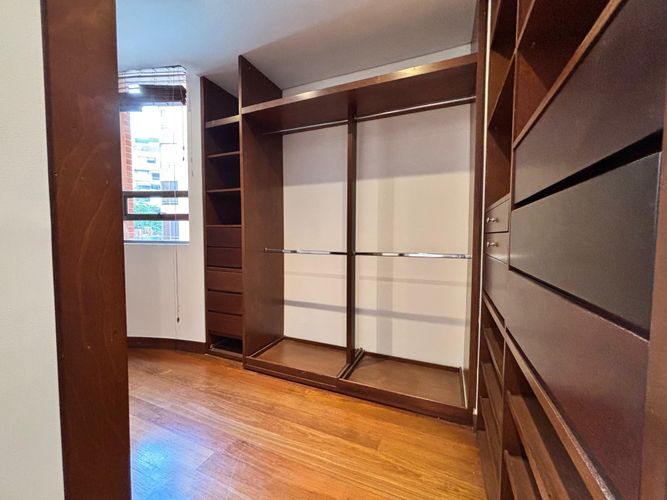 Apartamento de 3 alcobas en arriendo en Engativá, Bogotá, 237 m² · foto 5 de 8