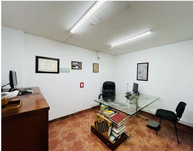 Edificio en venta en Laureles, Medellín, 800 m² · foto 8 de 21