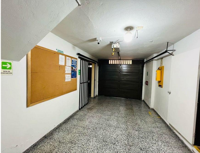 Edificio en venta en Laureles, Medellín, 800 m² · foto 14 de 21