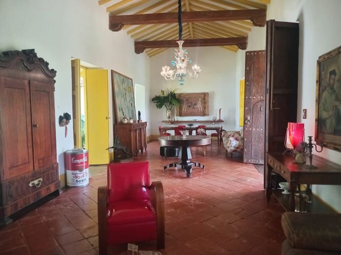 Casa de 4 alcobas en venta en El Poblado, Medellín, 750 m² · foto 3 de 20