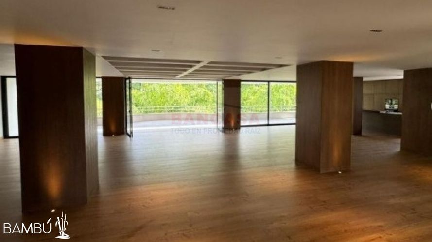 Apartamento de 3 alcobas en venta en El Poblado, Medellín, 475 m² · foto 3 de 14