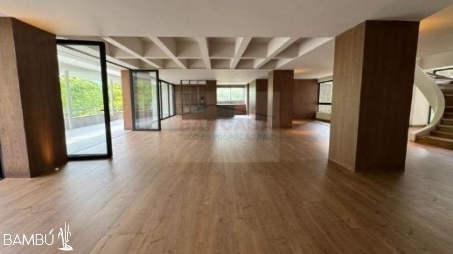 Apartamento de 3 alcobas en venta en El Poblado, Medellín, 475 m² · foto 2 de 14
