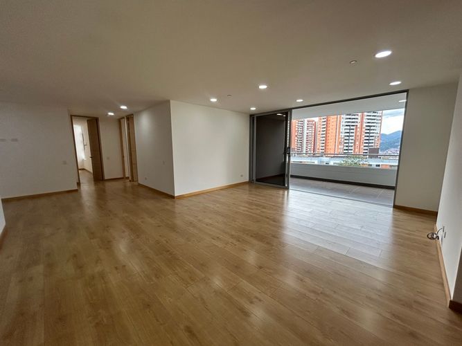 Apartamento de 3 alcobas en venta en Santa Elena, El Retiro, 90 m² · foto 2 de 24