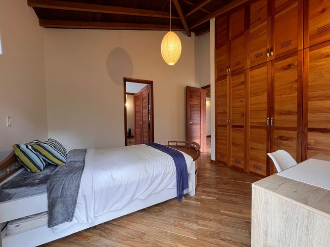 Casa de 4 alcobas en venta en Escobero, Envigado, 1001 m² · foto 16 de 18