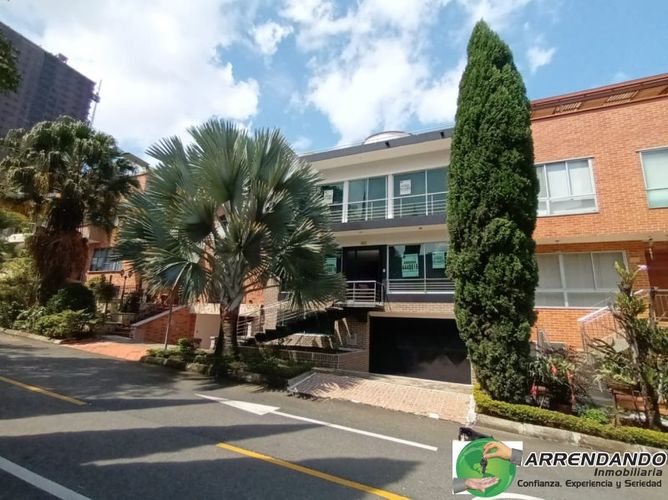 Casa de 5 alcobas en venta en Loma De San Jose, Sabaneta, 600 m² · foto 2 de 23