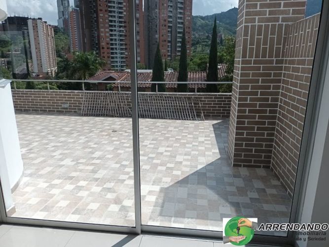 Casa de 5 alcobas en venta en Loma De San Jose, Sabaneta, 600 m² · foto 4 de 23
