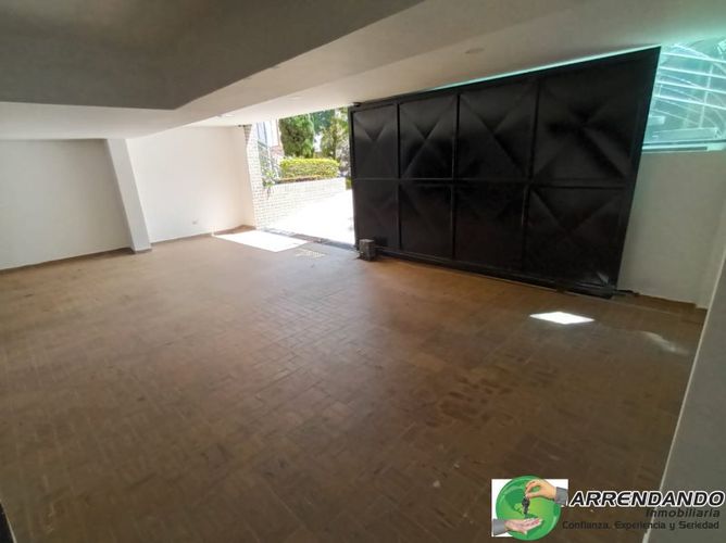 Casa de 5 alcobas en venta en Loma De San Jose, Sabaneta, 600 m² · foto 5 de 23