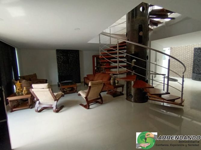 Casa de 5 alcobas en venta en Loma De San Jose, Sabaneta, 600 m² · foto 10 de 23