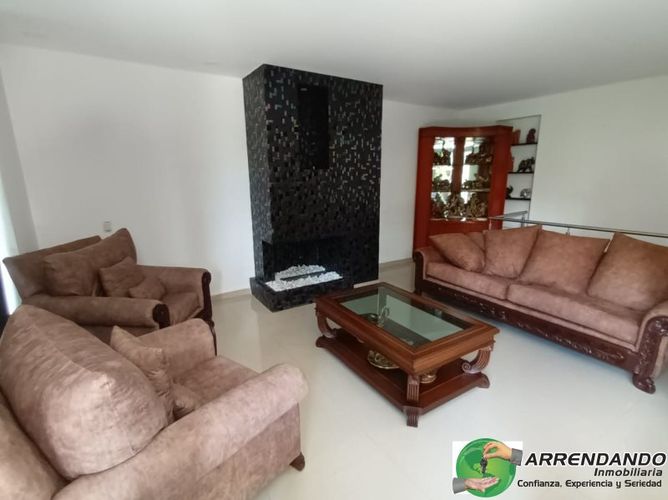 Casa de 5 alcobas en venta en Loma De San Jose, Sabaneta, 600 m² · foto 13 de 23