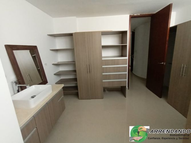 Casa de 5 alcobas en venta en Loma De San Jose, Sabaneta, 600 m² · foto 21 de 23