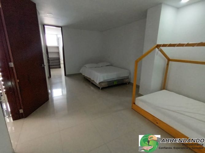 Casa de 5 alcobas en venta en Loma De San Jose, Sabaneta, 600 m² · foto 22 de 23
