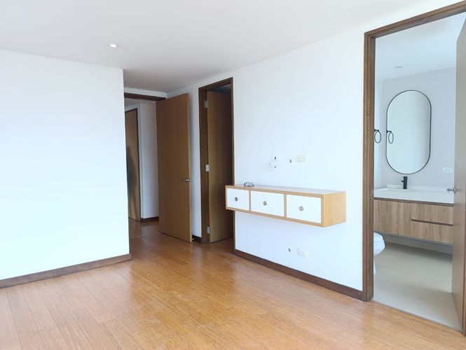 Apartamento de 3 alcobas en arriendo en El Poblado, Medellín, 180 m² · foto 9 de 18