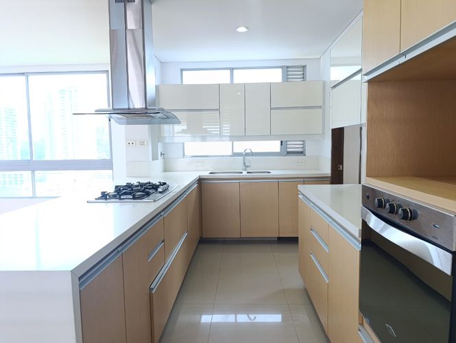 Apartamento de 3 alcobas en arriendo en El Poblado, Medellín, 180 m² · foto 5 de 18