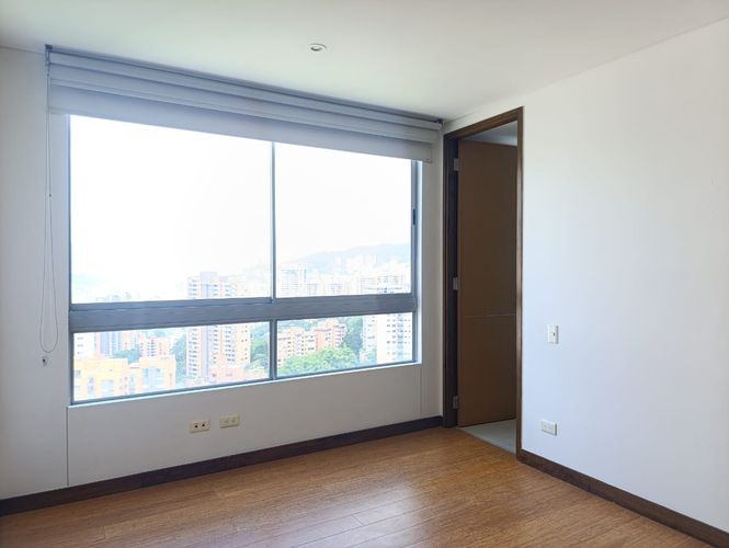 Apartamento de 3 alcobas en arriendo en El Poblado, Medellín, 180 m² · foto 10 de 18