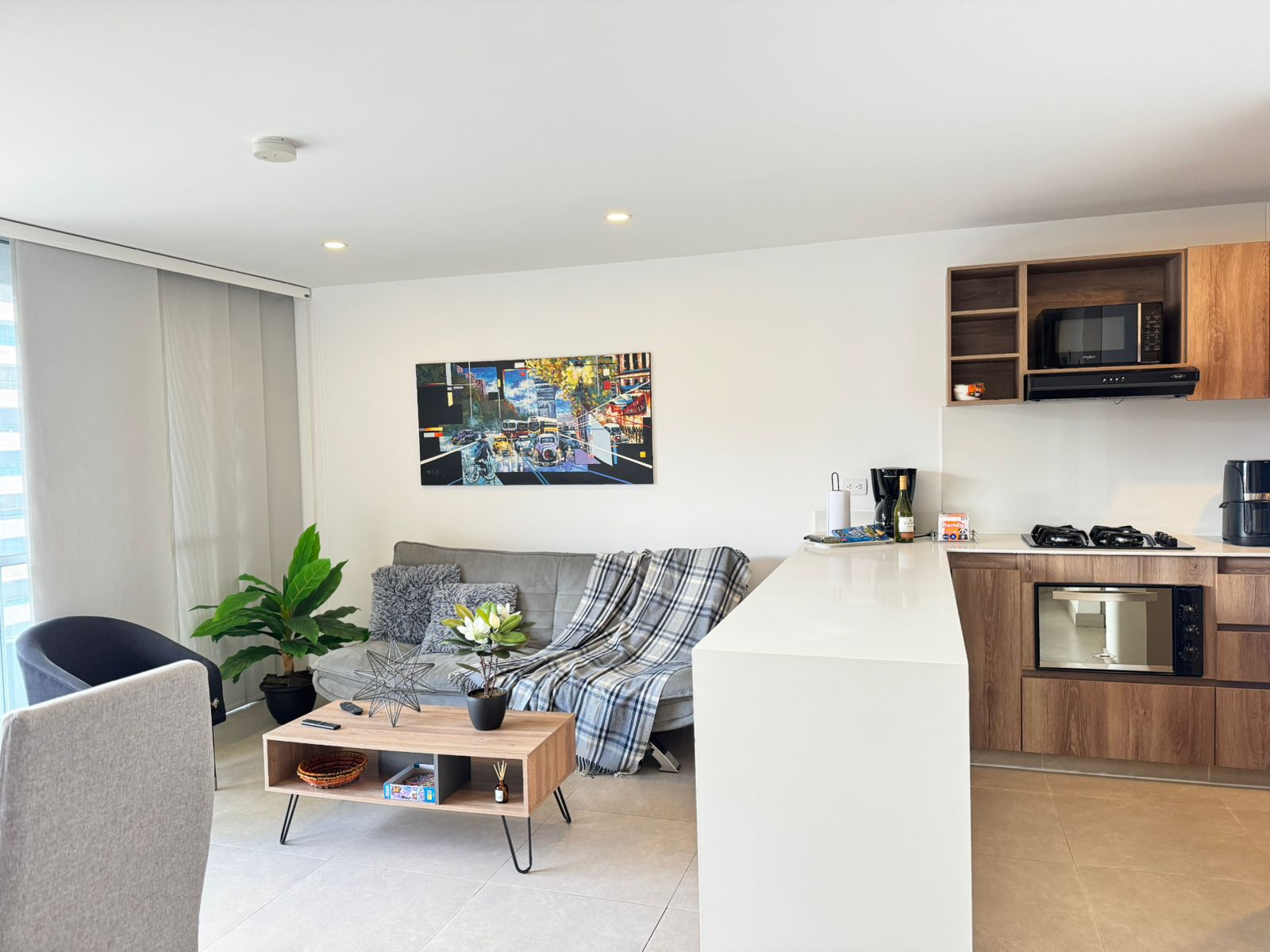 Apartamento en arriendo en El Poblado, Medellín · foto 2 de 15