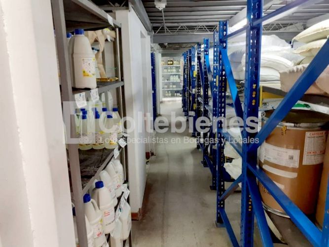 Bodega en arriendo en El Poblado, Medellín, 309 m² · foto 9 de 20