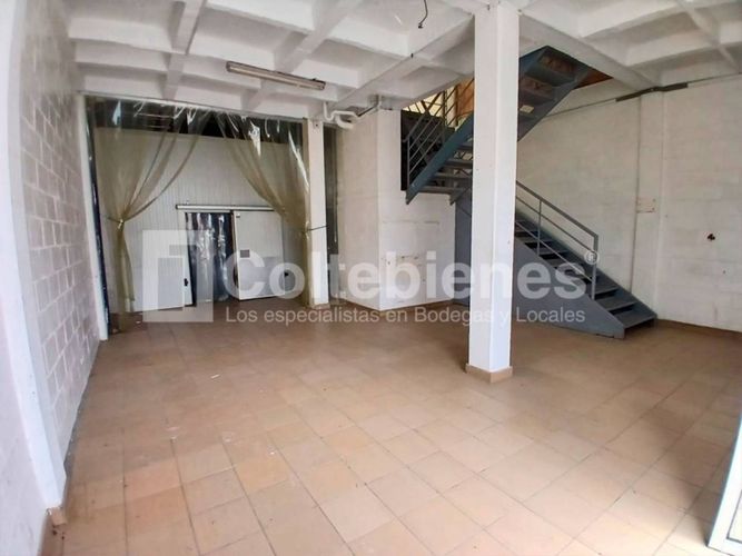 Bodega en venta en El Porvenir, Rionegro, 247 m² · foto 2 de 19