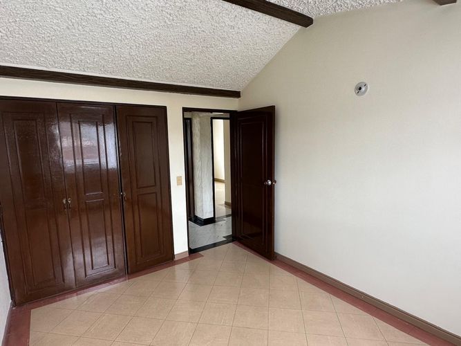 Casa de 5 alcobas en venta en Malibu, Bogotá, 300 m² · foto 15 de 18
