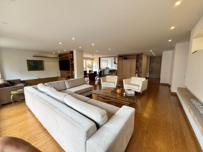 Apartamento en venta en Santa Barbara, Bogotá · foto 3 de 12