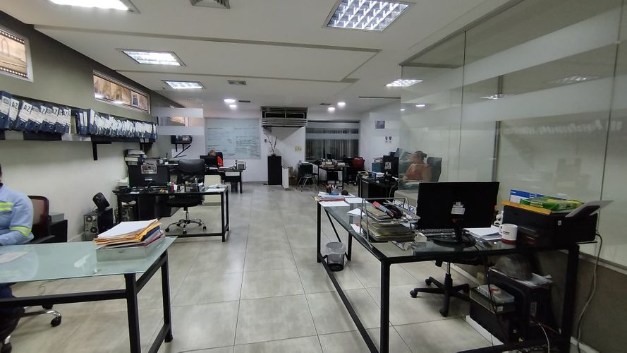 Bodega en venta en Porvenir, Cali, 2600 m² · foto 2 de 24