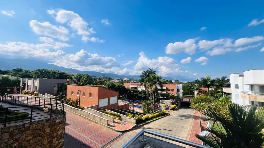 Apartamento de 3 alcobas en venta en Ciudad Jardin, Cali, 150 m² · foto 2 de 24