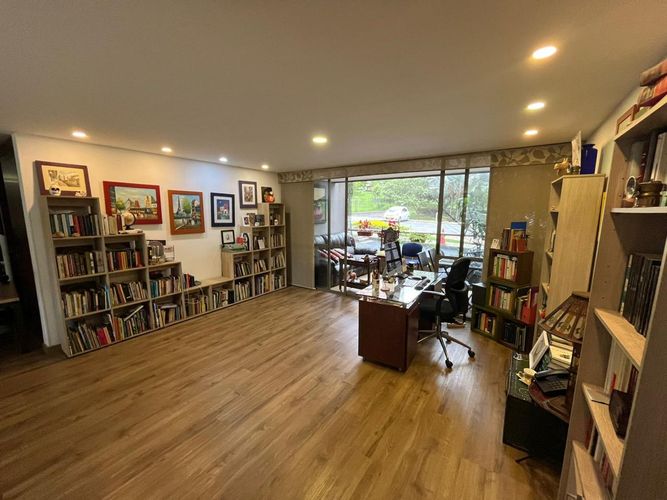 Apartamento de 3 alcobas en venta en El Poblado, Medellín, 135 m² · foto 2 de 14