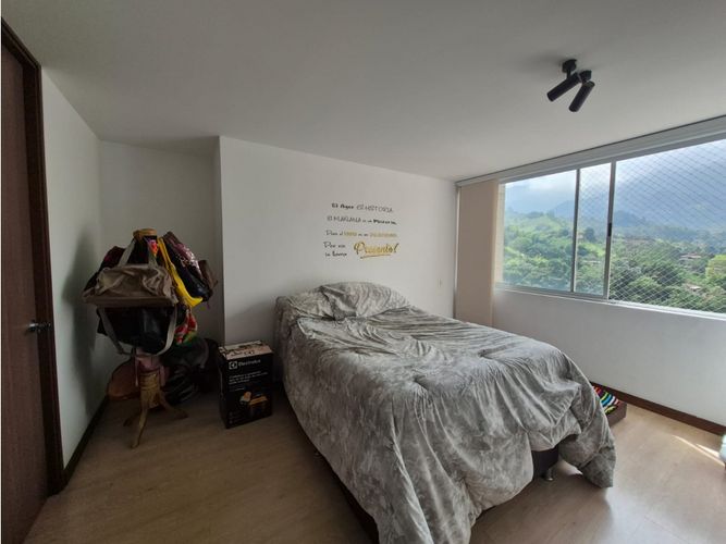 Apartamento de 3 alcobas en arriendo en Camino Verde, Medellín, 78 m² · foto 2 de 19